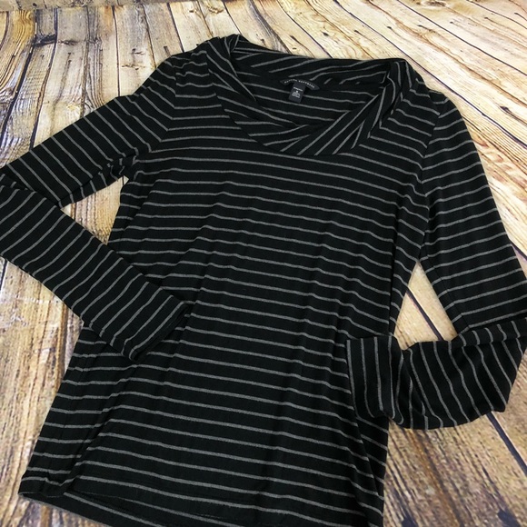 Women’s size M top - Picture 2 of 3